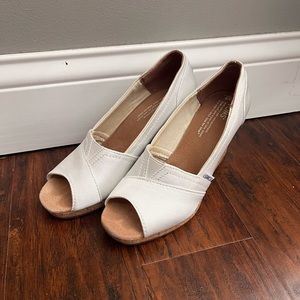 Toms white wedges size 7